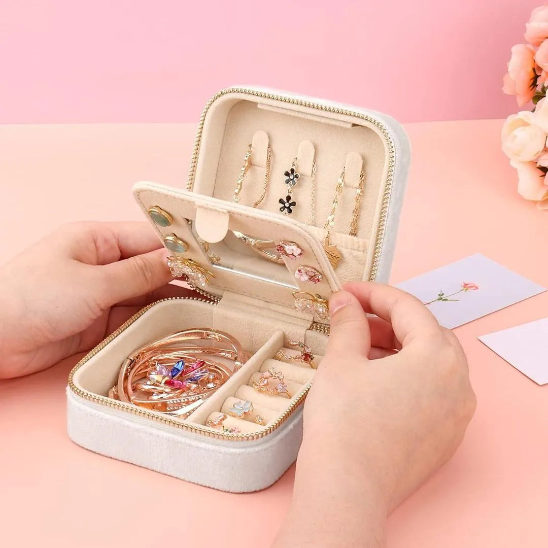 Compact Leather Jewelry Box | Portable Travel Jewelry Organizer | CASOVIX